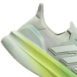 adidas Ultraboost 5