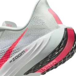 Nike Pegasus Plus