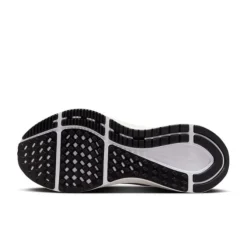 Nike Structure 25