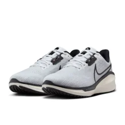 Nike Vomero 17